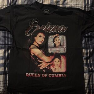 Selena Graphic Tee